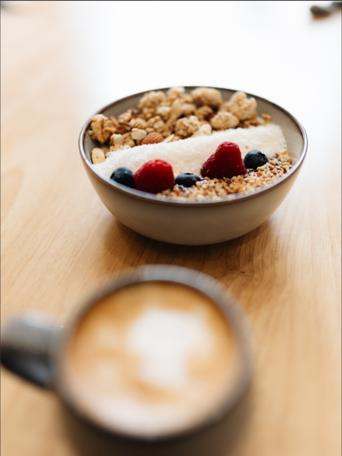 Bowl granola et fruits rouges